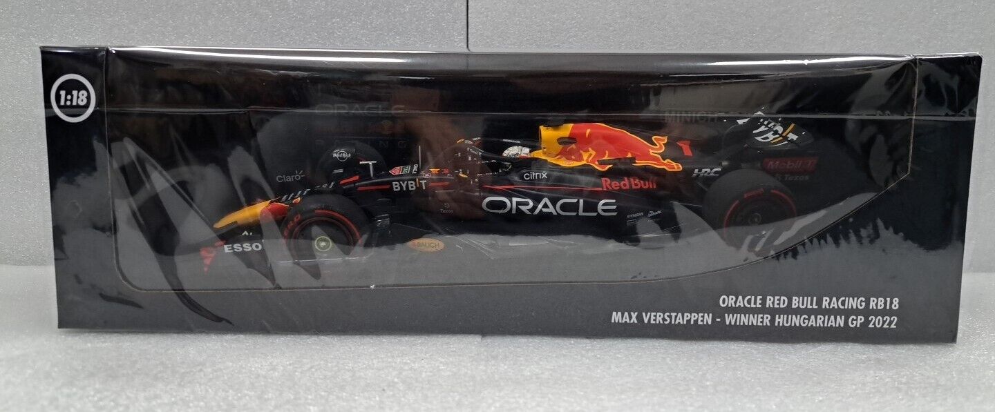 1/18 RED BULL F1 RB18 VERSTAPPEN WINNER HUNGARIAN GP 2022 MINICHAMPS