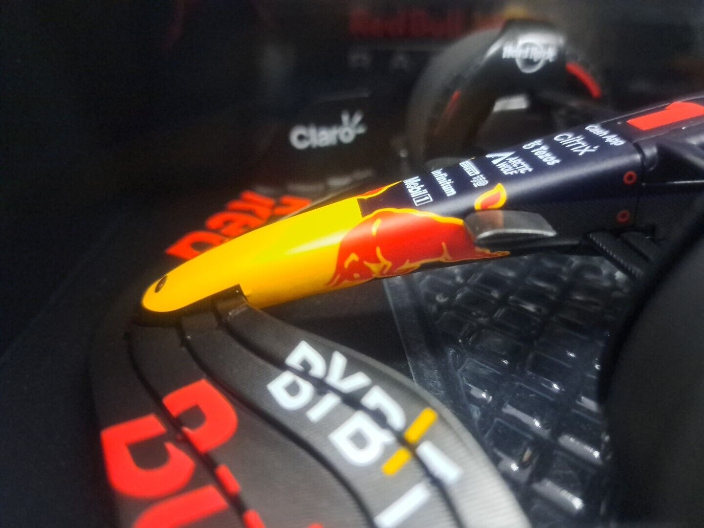 1/18 RED BULL F1 RB18 VERSTAPPEN WINNER HUNGARIAN GP 2022 MINICHAMPS