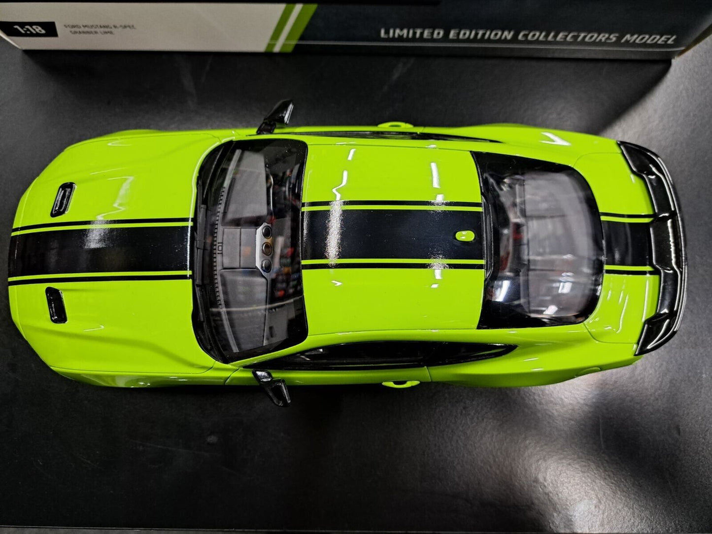 1/18 Ford Mustang R Spec RHD Green Grabber Lime Authentic Collectibles