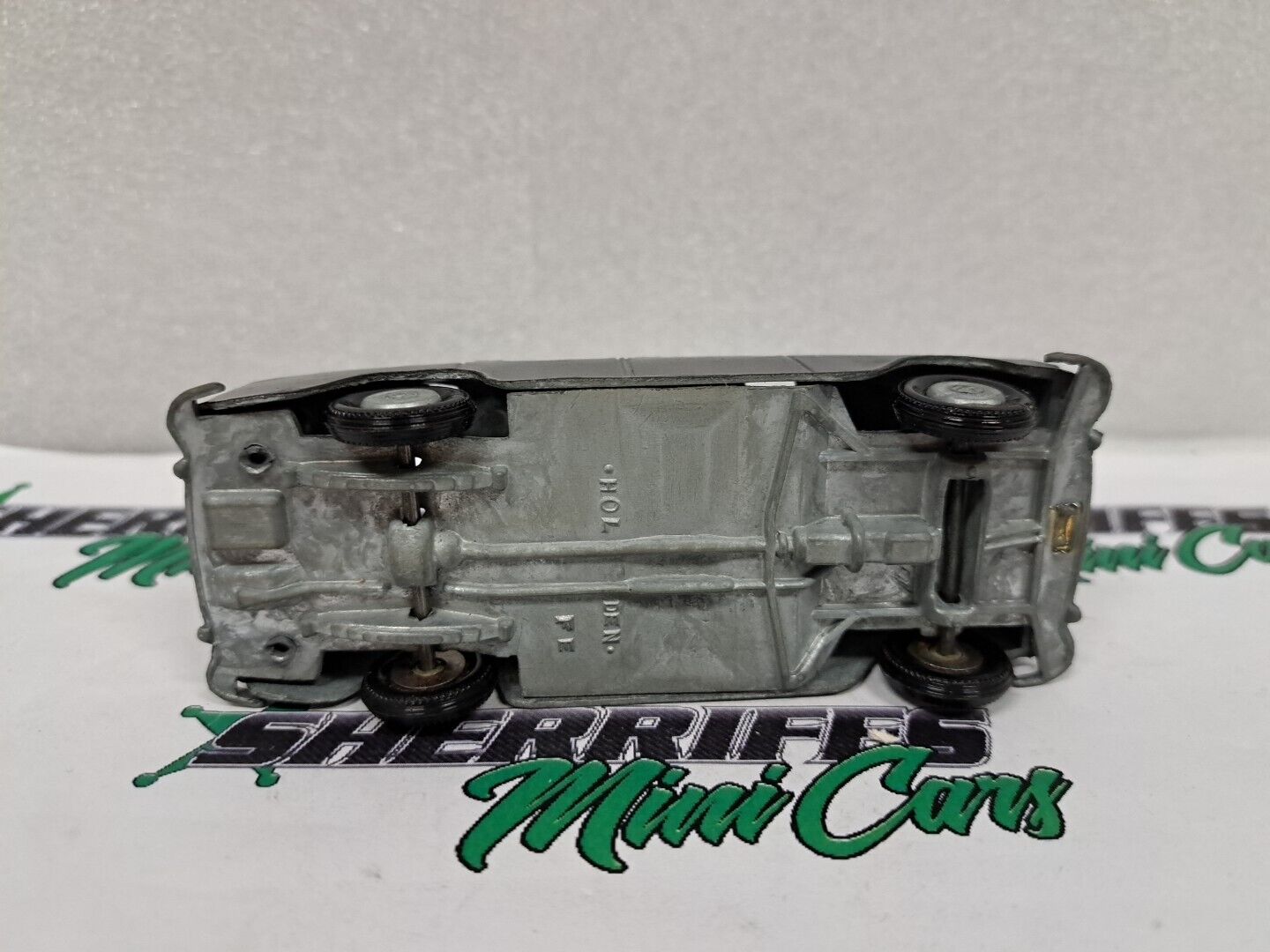 TOM THUMB made by STREAMLUX 1/36 FE HOLDEN painted in Black from a kit