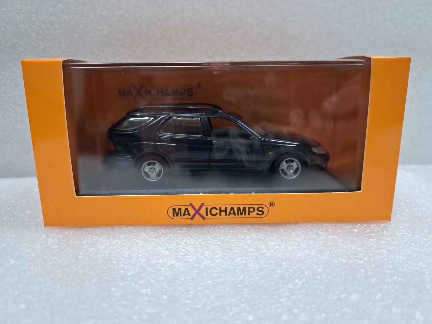 1:43 MINICHAMPS Saab 9-5 Break Dark Blue Metallic 1999 940 170810 Model