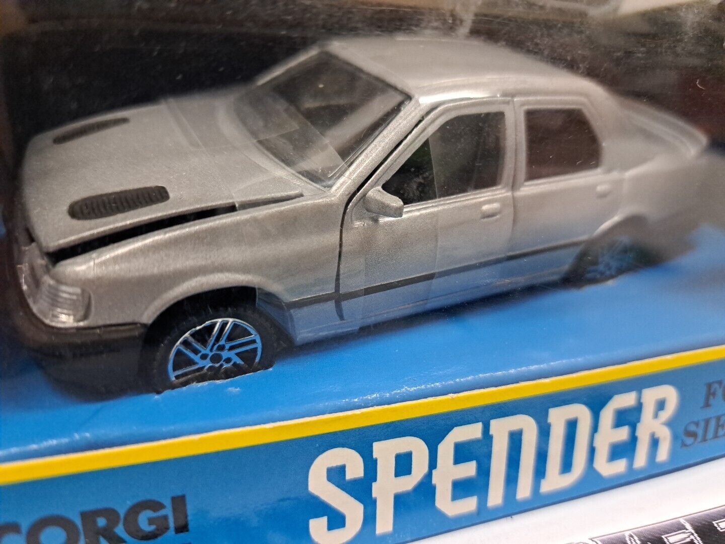 1/43 CORGI CLASSIC FORD SIERRA SEDAN SILVER FROM SPENDER BBC OLD STOCK #96012