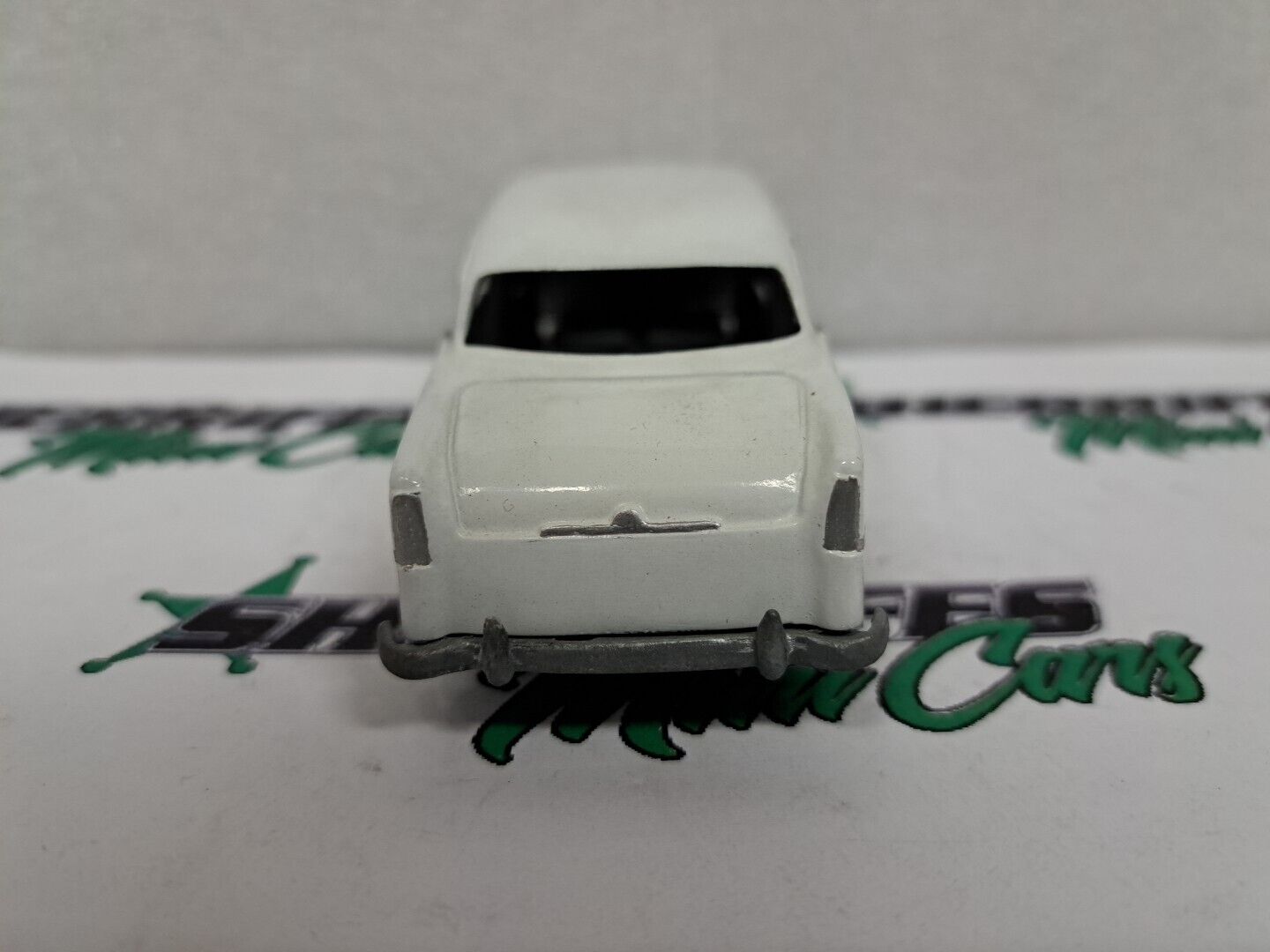 TOM THUMB made by STREAMLUX 1/36 FE HOLDEN painted in White from a kit