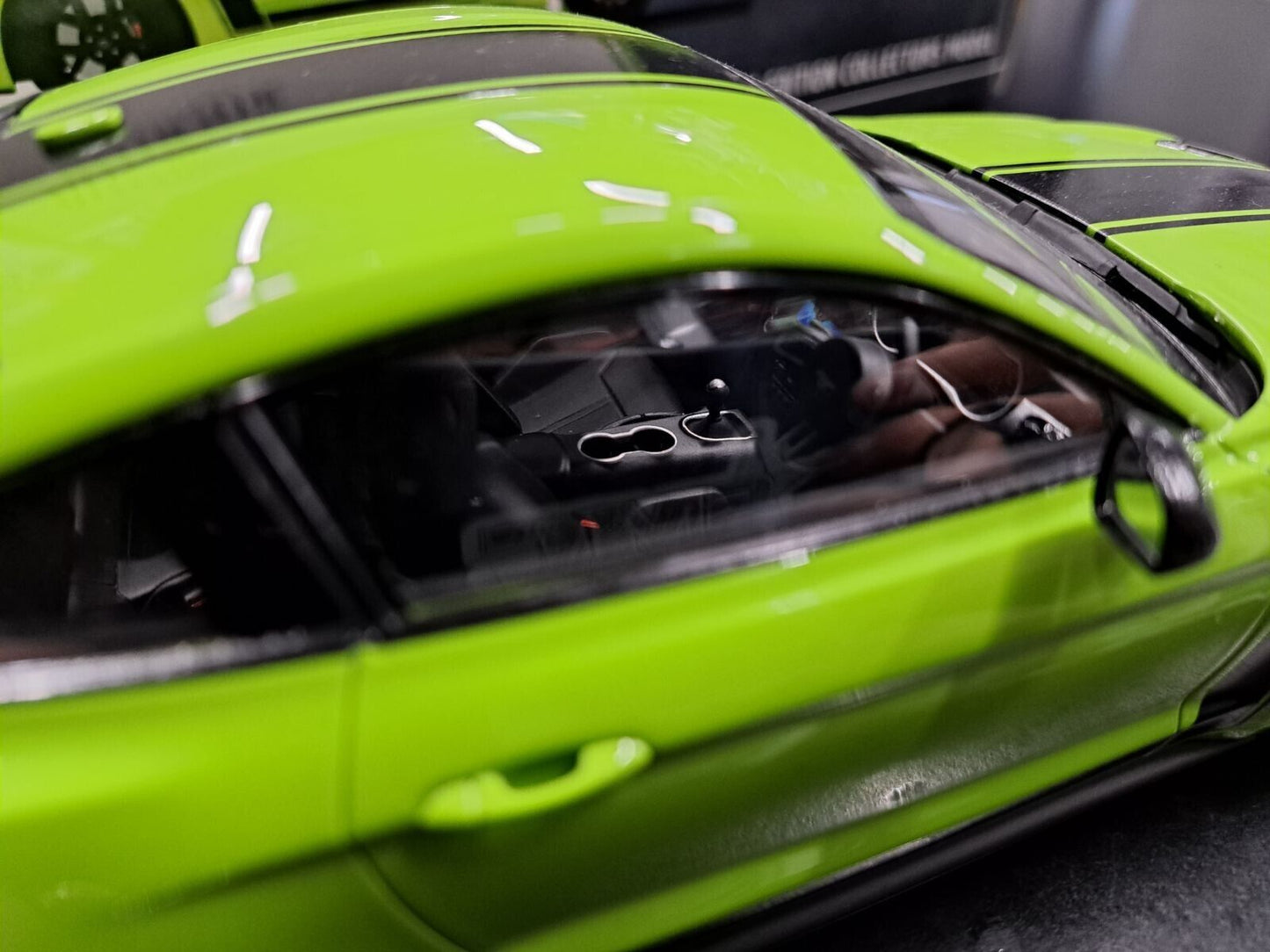 1/18 Ford Mustang R Spec RHD Green Grabber Lime Authentic Collectibles