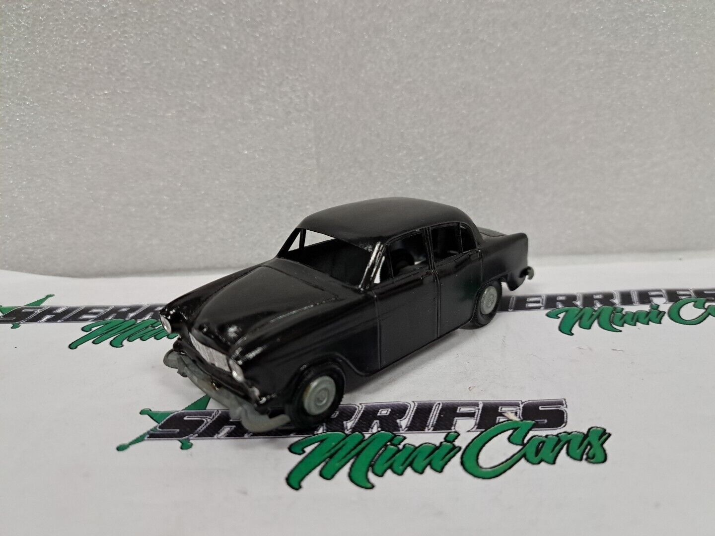TOM THUMB made by STREAMLUX 1/36 FE HOLDEN painted in Black from a kit