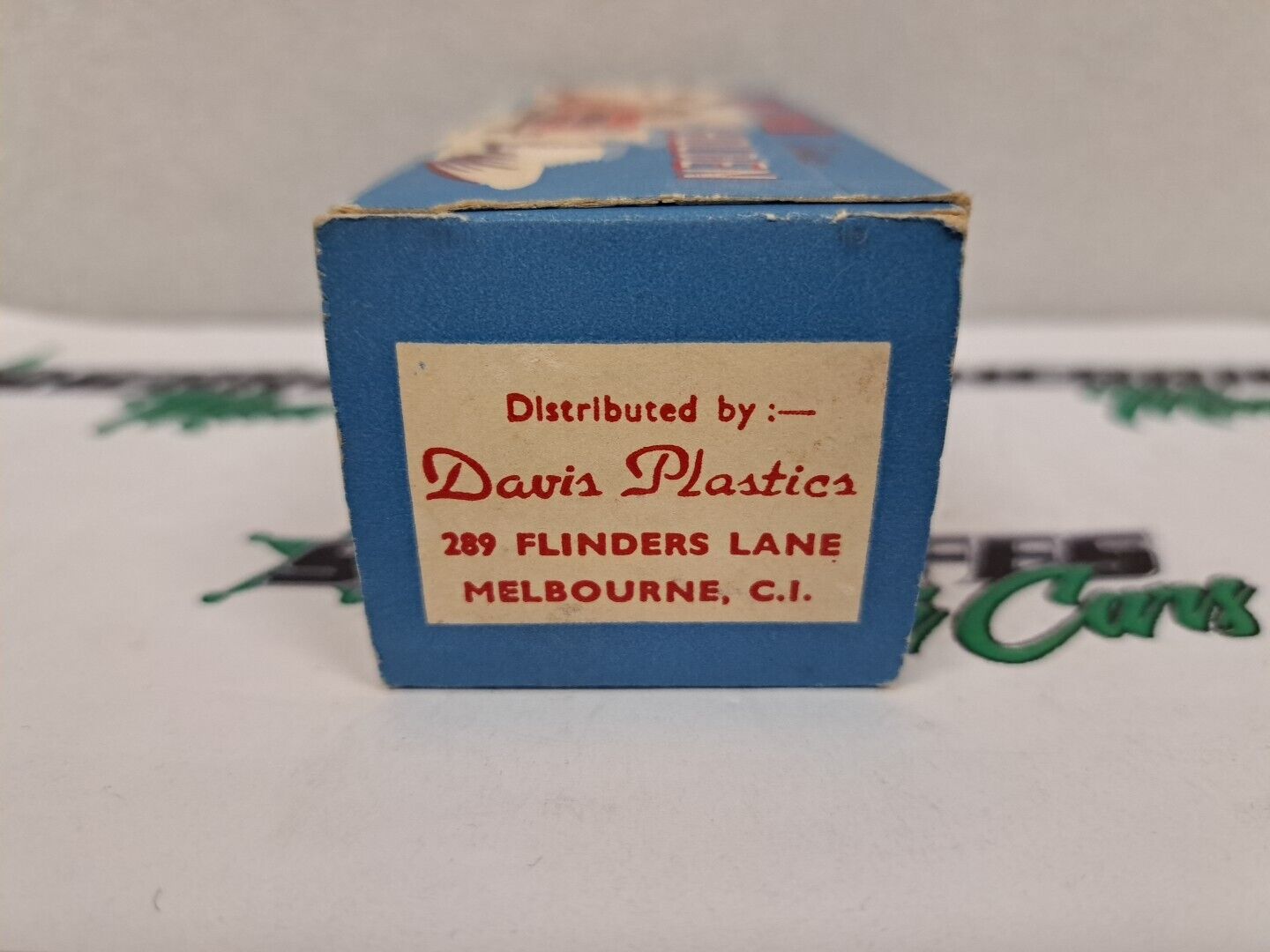 TOM THUMB made by STREAMLUX 1/36 FE HOLDEN painted in White from a kit