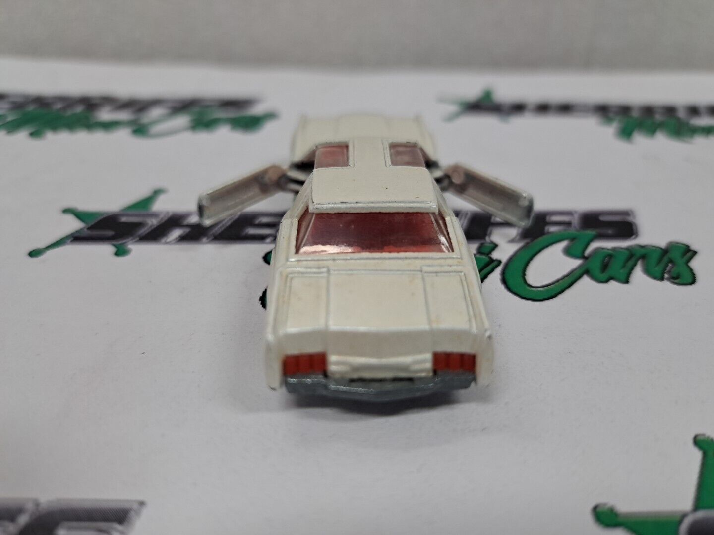 1/64 TOMICA Oldsmobile Toronado XSR "NO BOX"