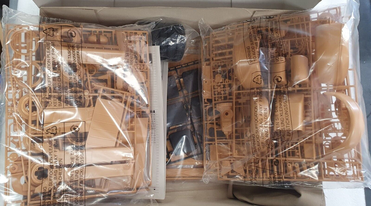 Revell 1/9 Kubelwagen type 82 plastic model kit