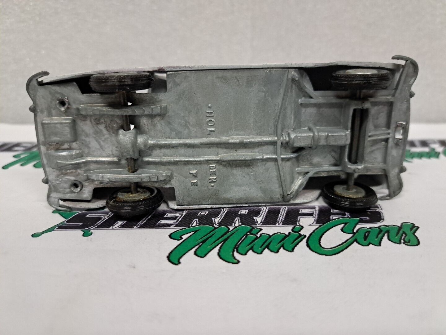 TOM THUMB made by STREAMLUX 1/36 FE HOLDEN painted in White from a kit