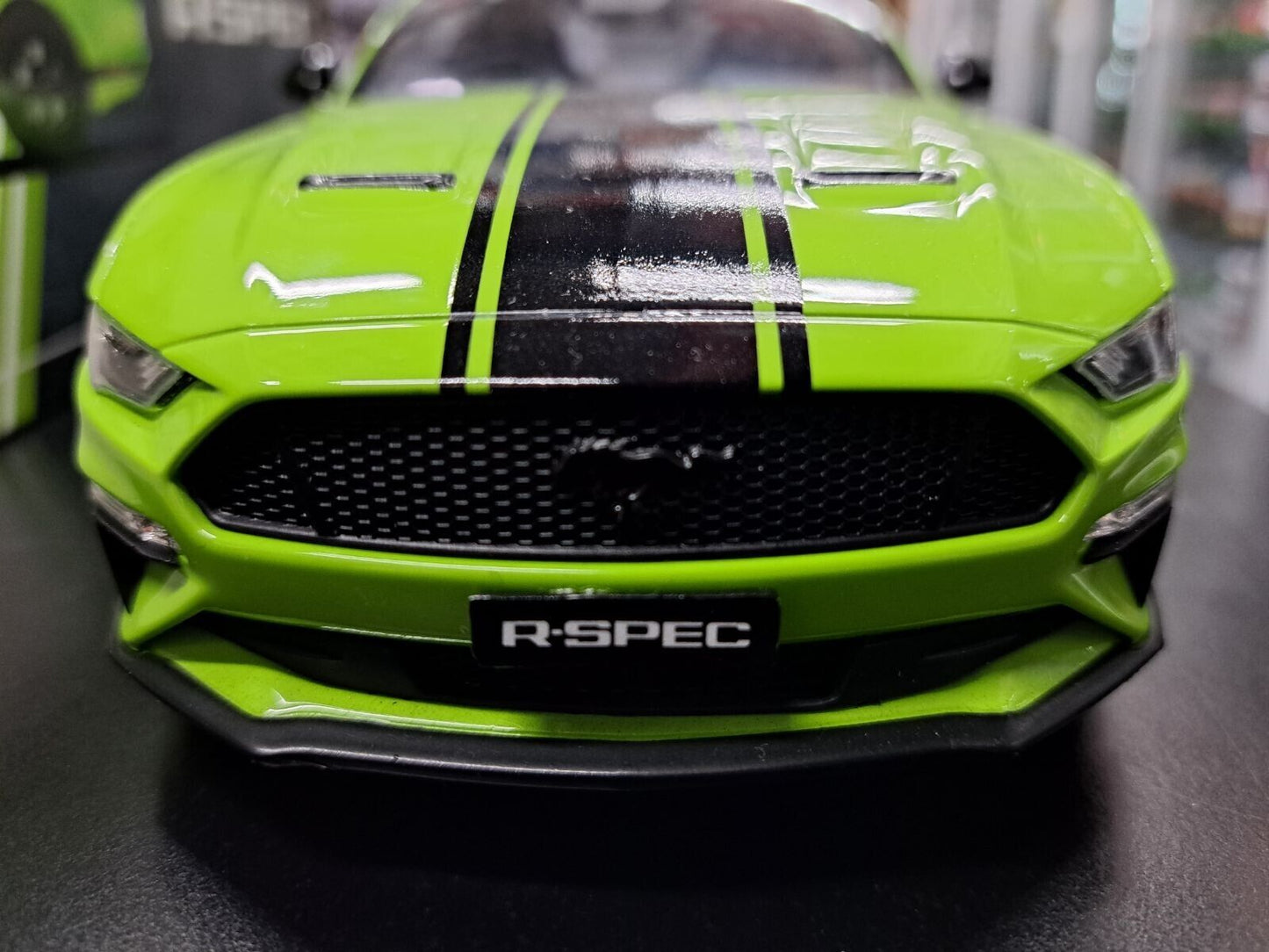 1/18 Ford Mustang R Spec RHD Green Grabber Lime Authentic Collectibles