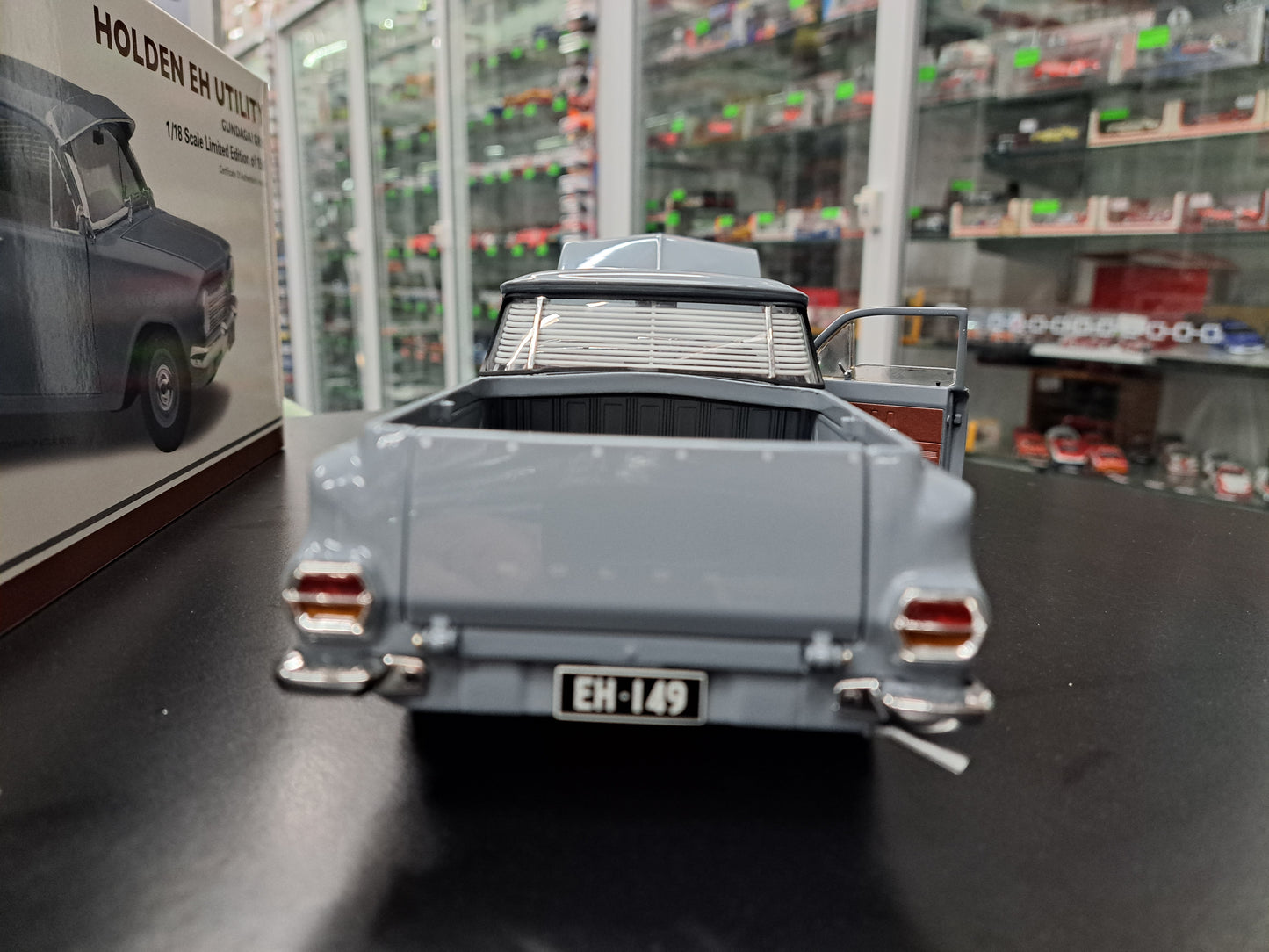 1/18 HOLDEN EH UTILITY GUNDAGAI GREY