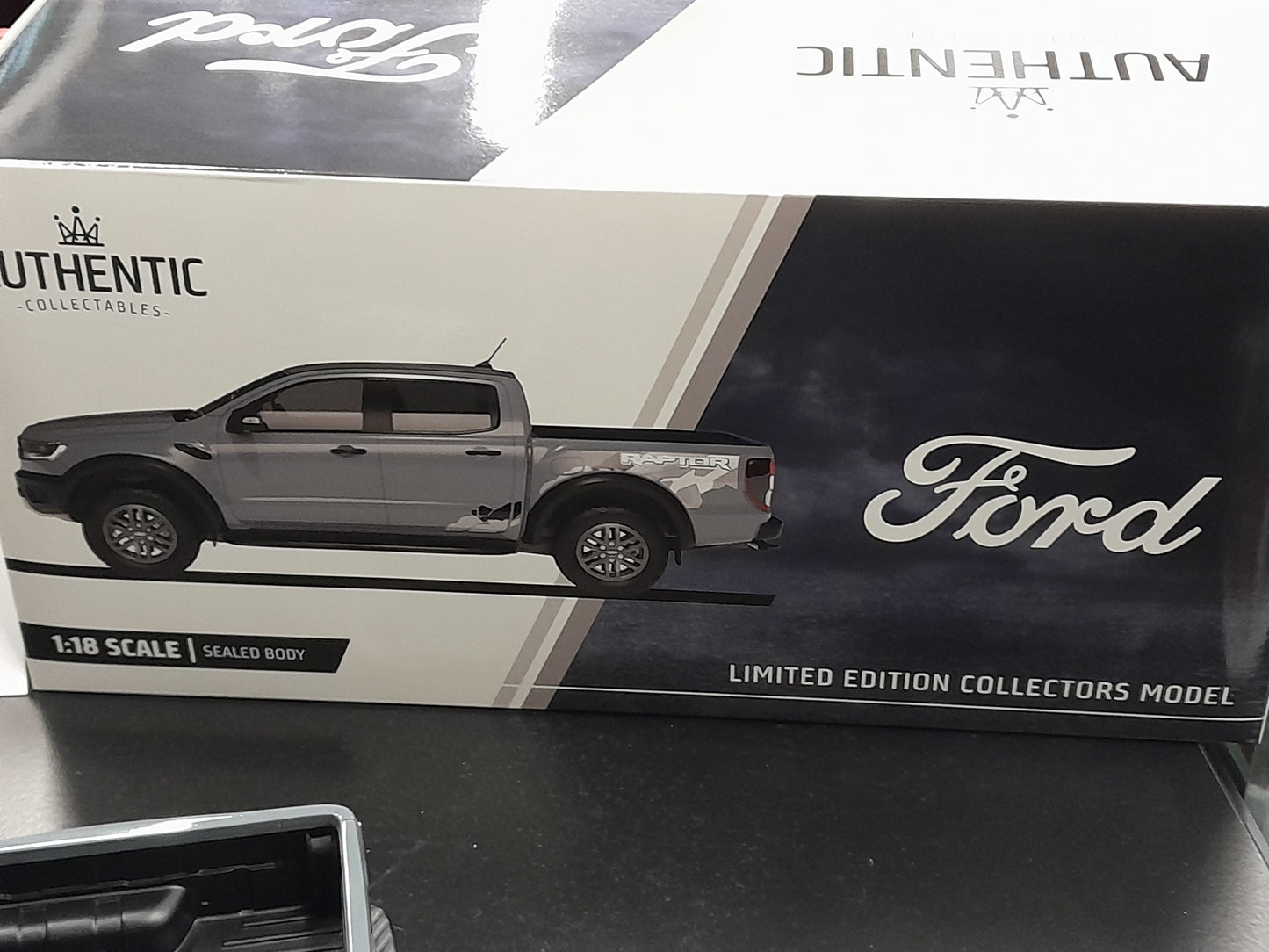 1/18 FORD RANGER RAPTOR CONQUER GREY