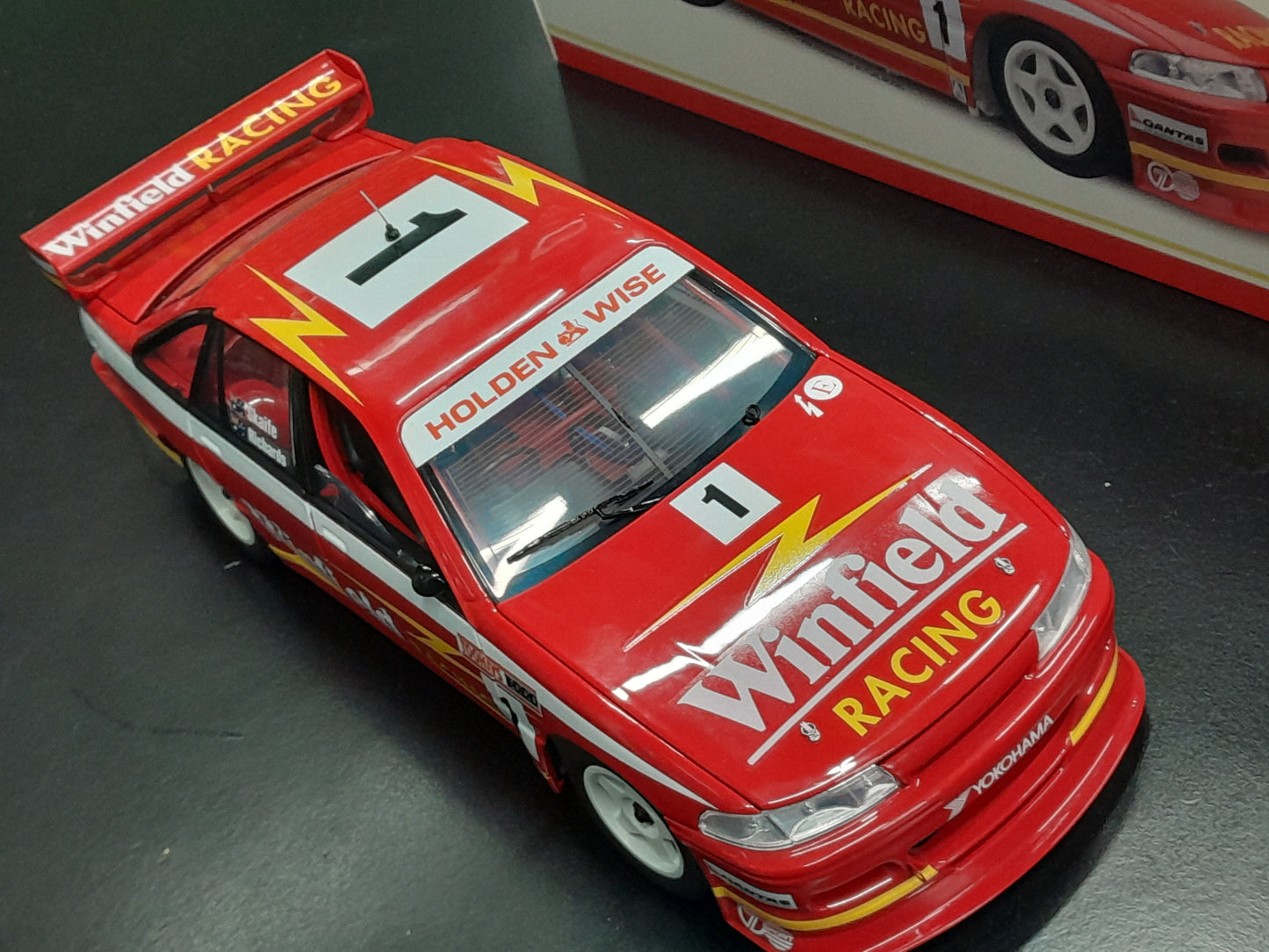 1/18 HOLDEN VP COMMODORE 1993  BATHURST Winfield