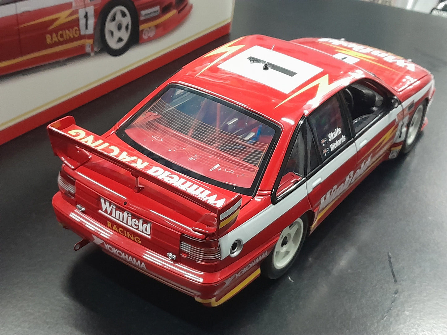 1/18 HOLDEN VP COMMODORE 1993  BATHURST Winfield