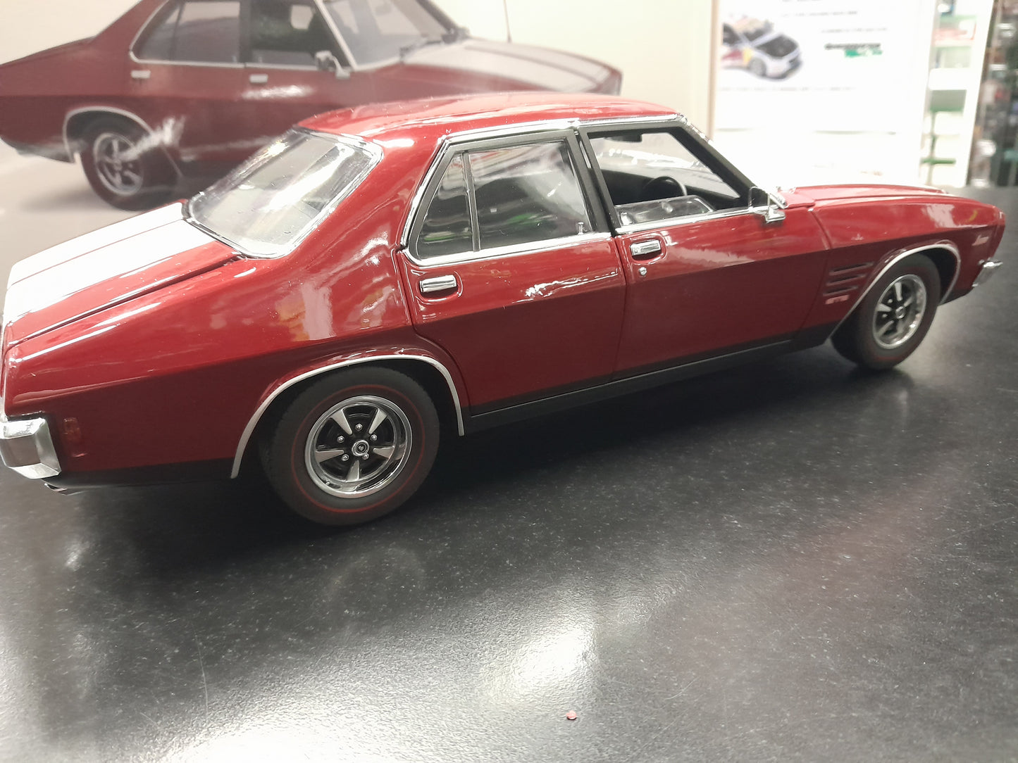 1/18 CC HQ HOLDEN MONARO GTS BURGUNDY