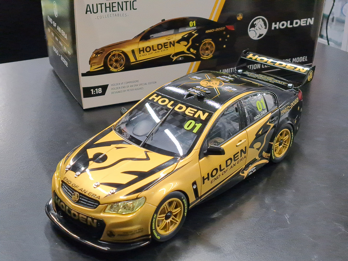 1/18 Holden VF Commodore End of an Era