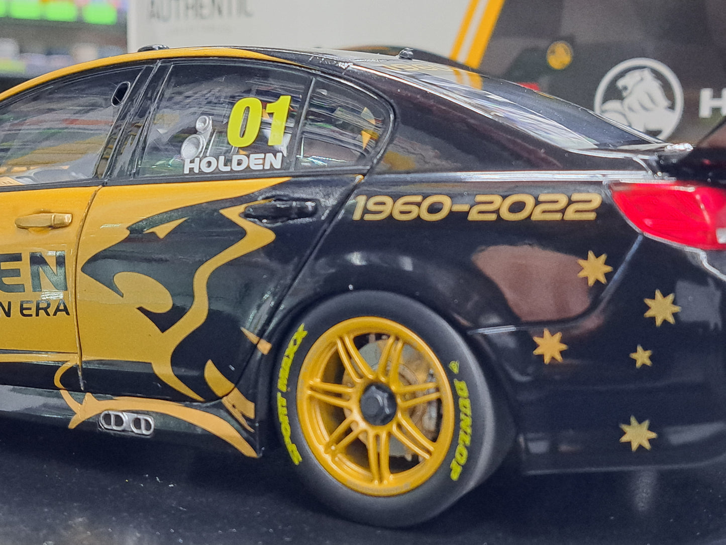 1/18 Holden VF Commodore End of an Era