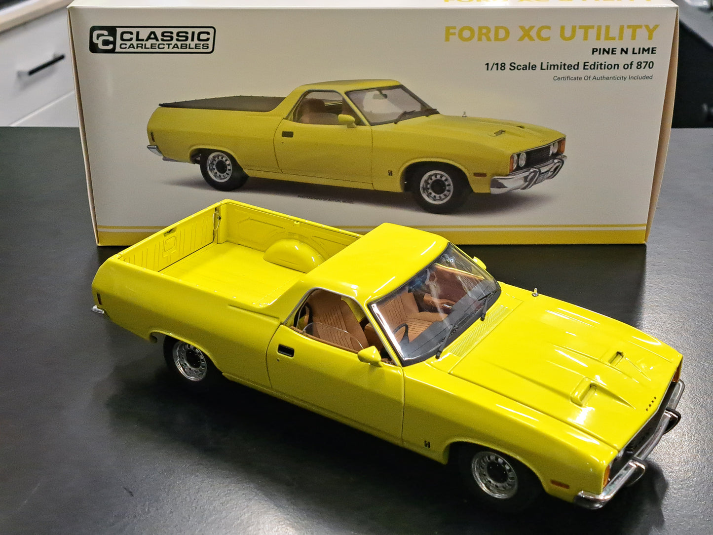 1/18 Ford XC Utility Pine n Lime