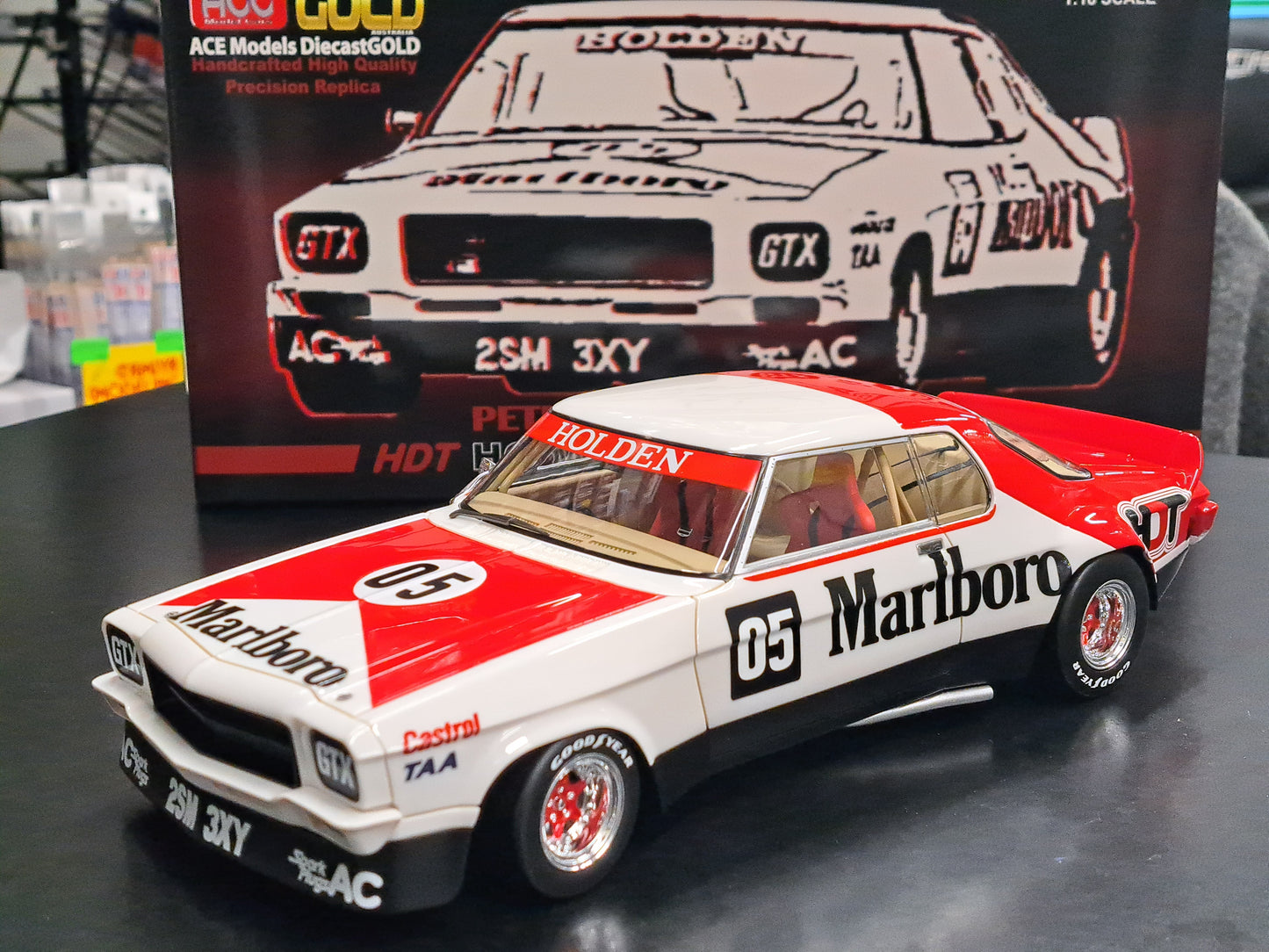 1/18 Peter Brock Holden HQ Monaro HDT MARLBORO