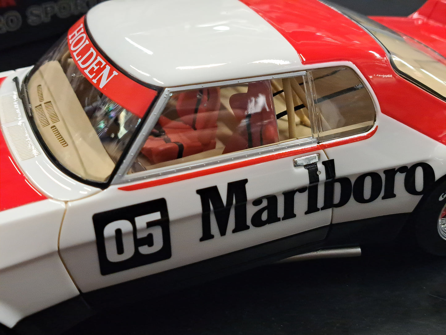 1/18 Peter Brock Holden HQ Monaro HDT MARLBORO