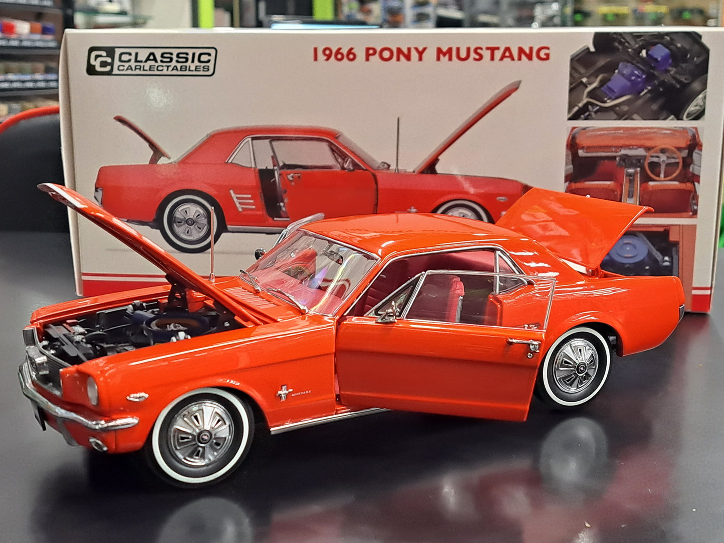 1/18 1966 Pony Mustang Signal Flare Red Classic Carlectables