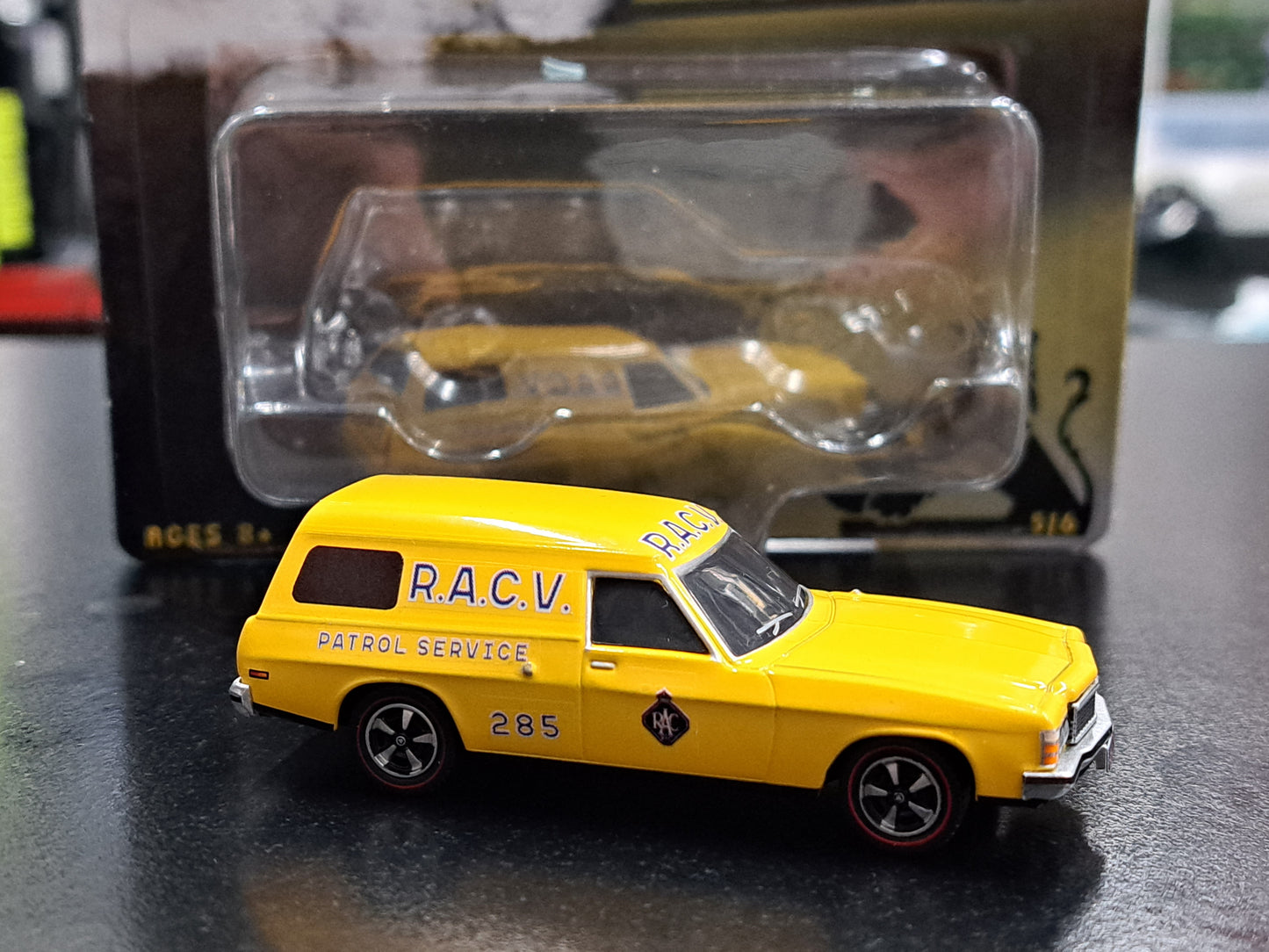 1/64 Oz Wheels RACV Code 3 CUSTOM HX Panel Van