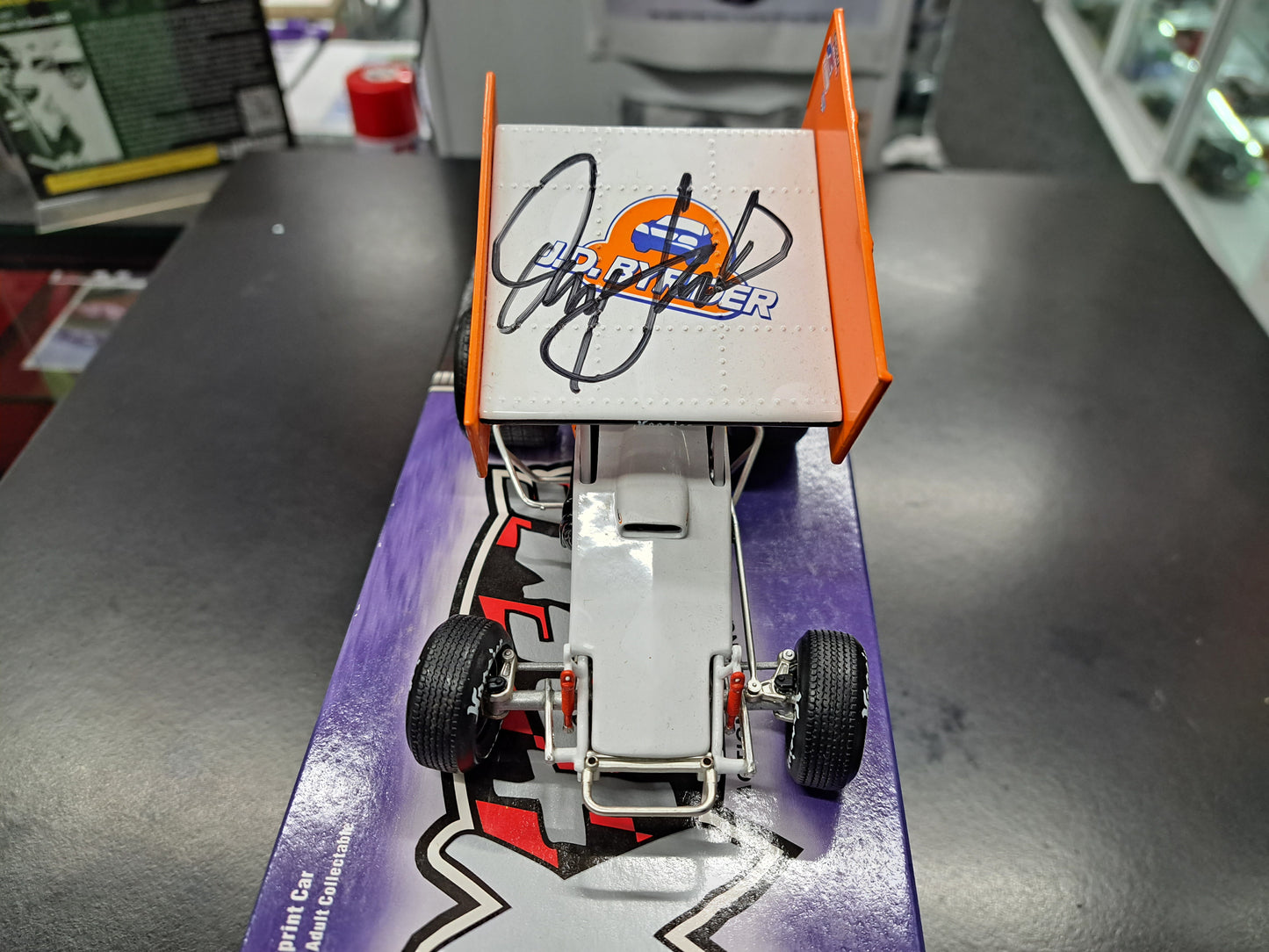 1/24 Danny Lasoski #20 JD Byrider 2002 Sprint Car Xtreme SIGNED