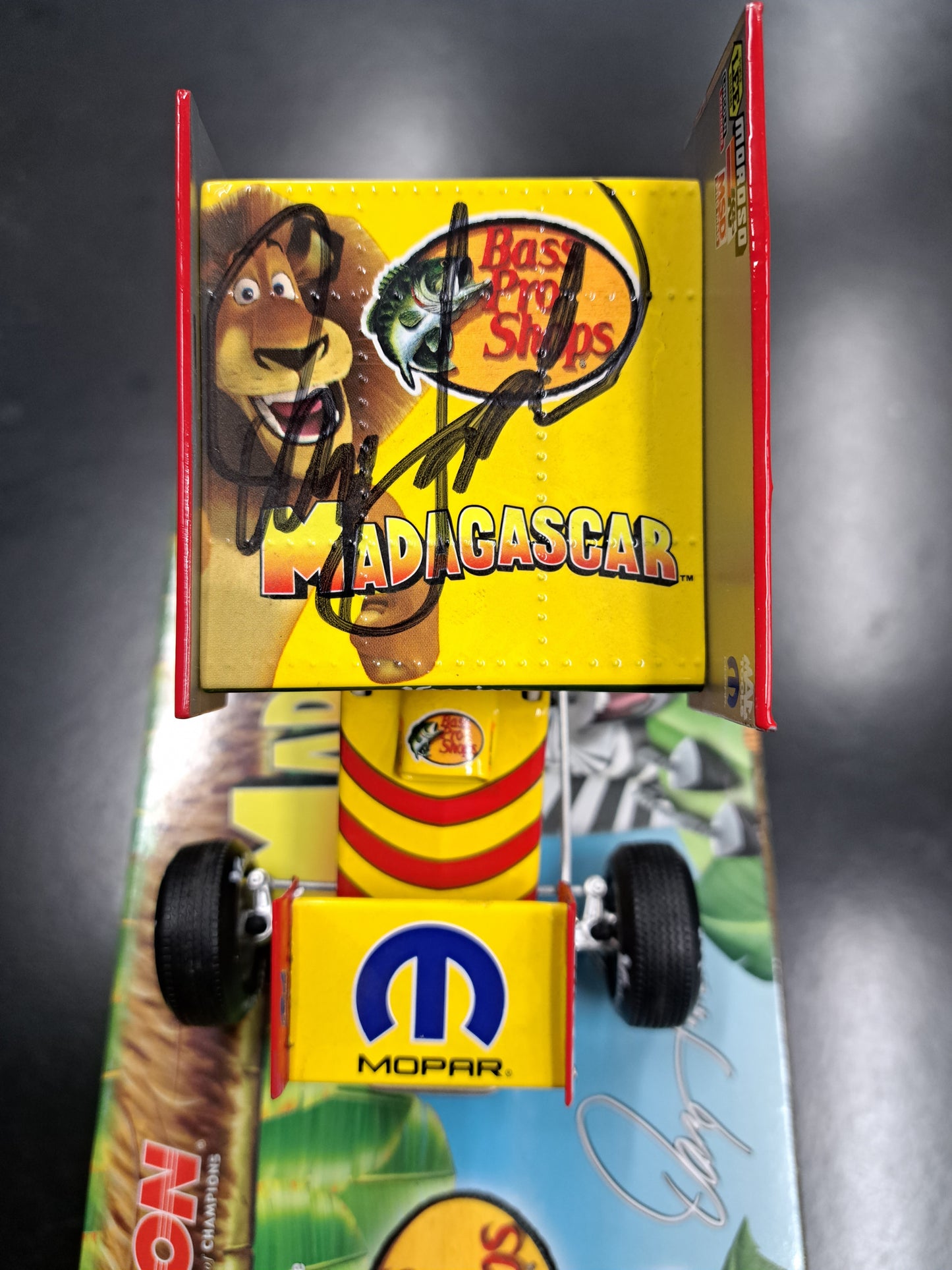 1/24 Danny Lasoski #20 Bass Pro Shops /Madagascar 2005 Sprint Car Xtreme