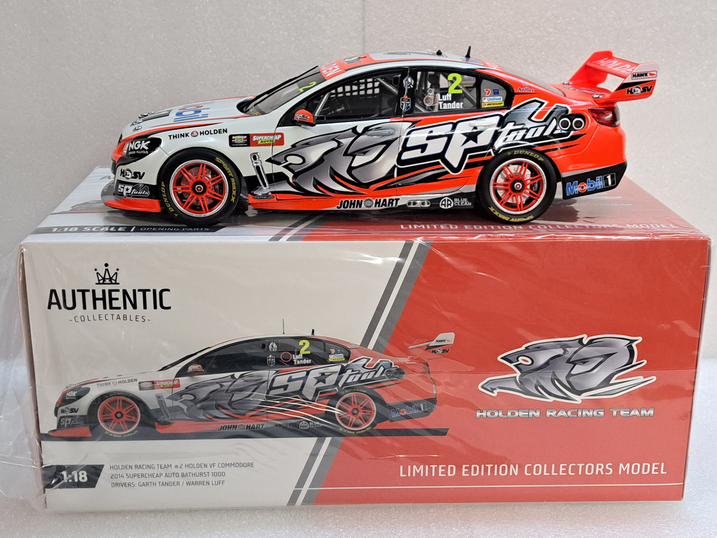 1/18 HOLDEN Racing Team #2 Holden VF Commodore 2014 Bathurst 1000