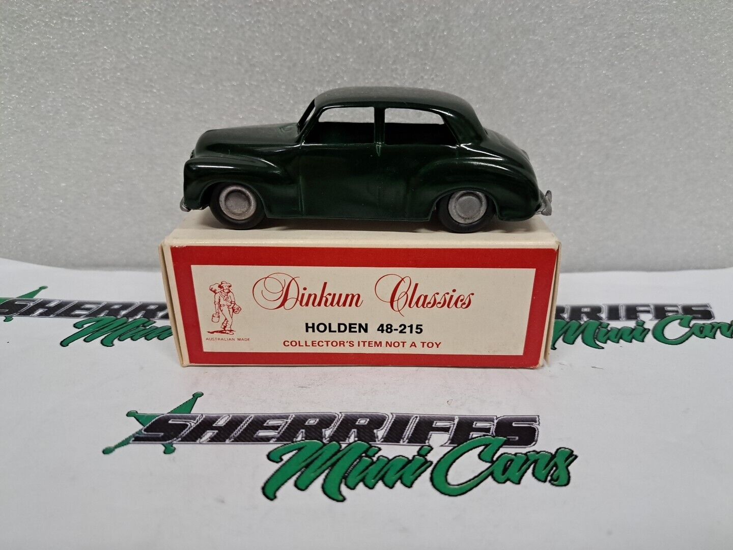 1/43 Dinkum Classics HOLDEN 48-215 Green