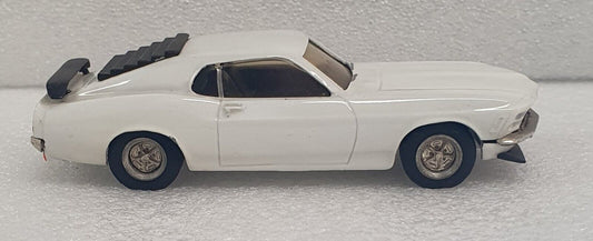 Dinkum Classics 1/43 1970 Mustang White