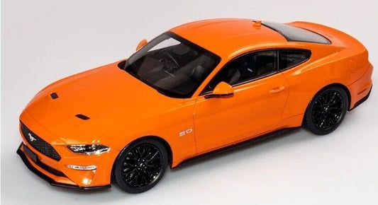 1/18 FORD MUSTANG GT FASTBACK TWISTER ORANGE