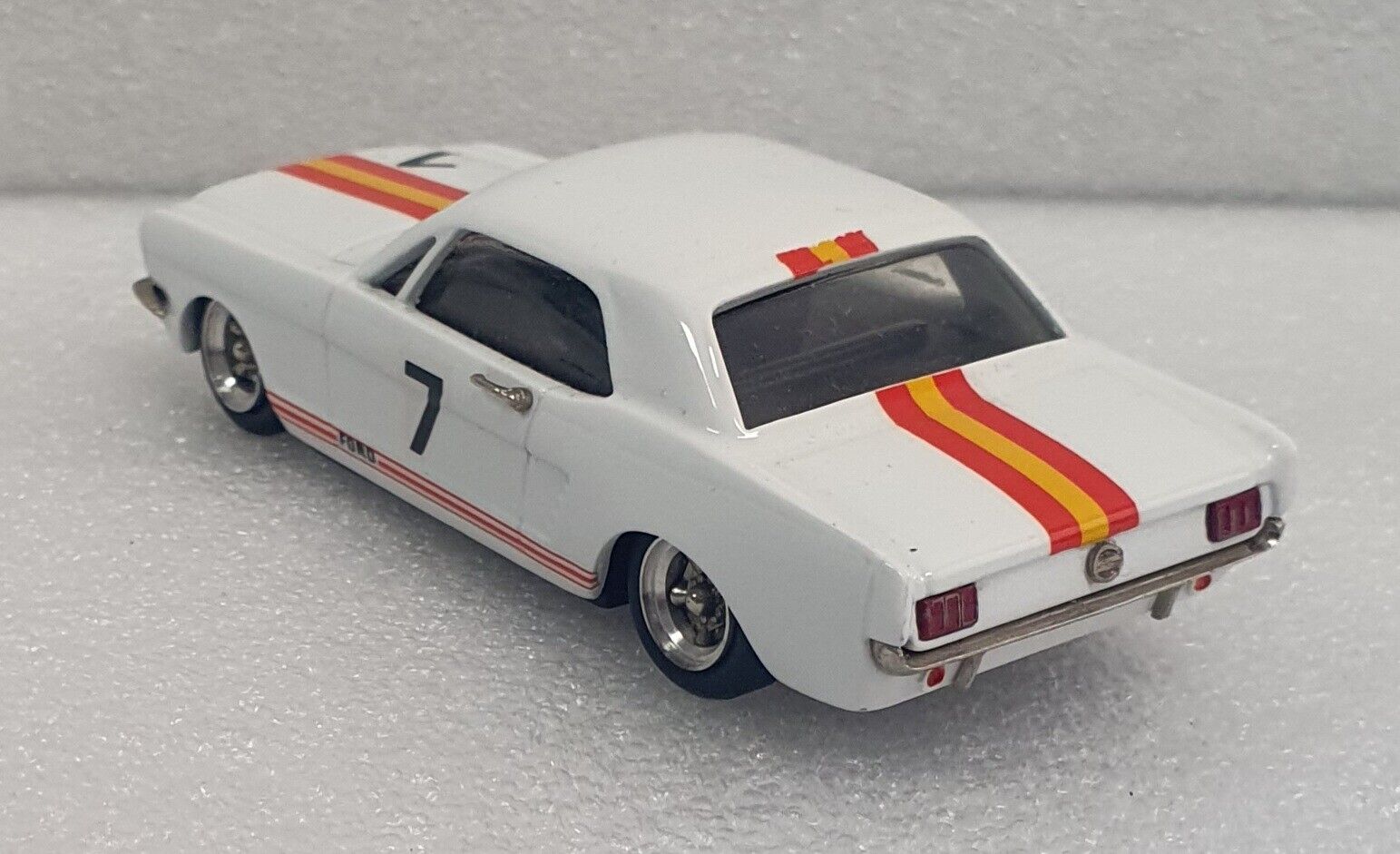 Dinkum Classics 1/43 1966 Mustang Bob Jane