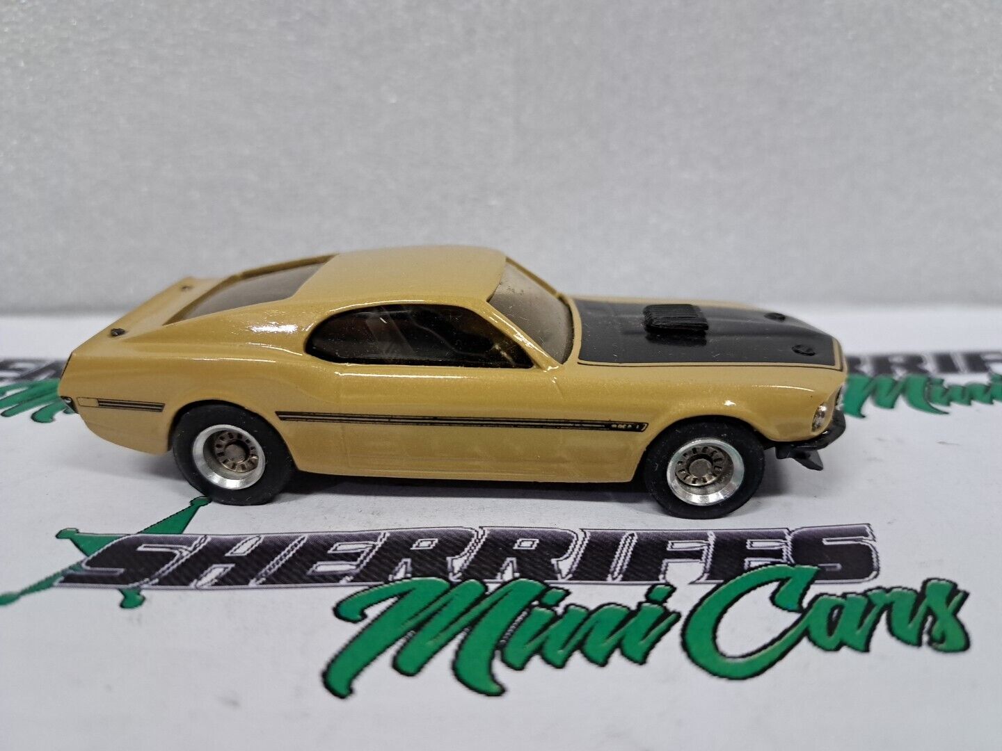 1/43 Dinkum 69 Mustang Mach 1 **MISSING WING**