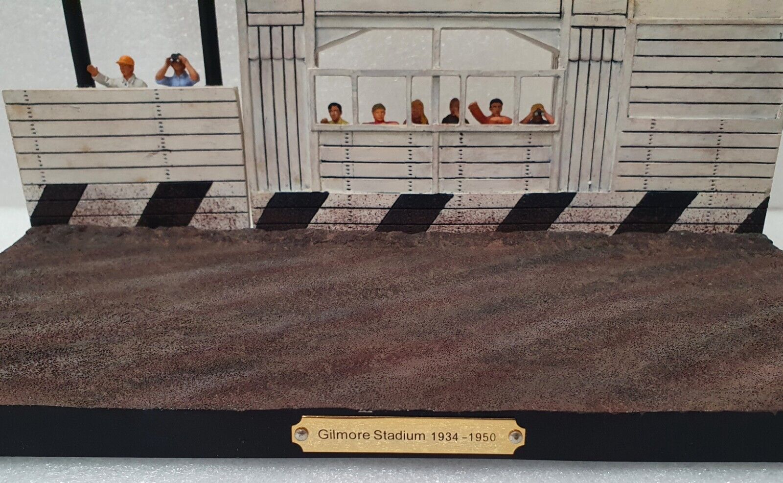 1/43 GMP Gilmore stadium diorama base