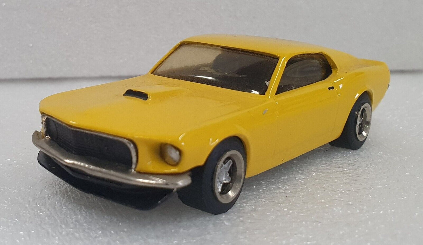 Dinkum Classics 1/43 1969 Boss Mustang Yellow