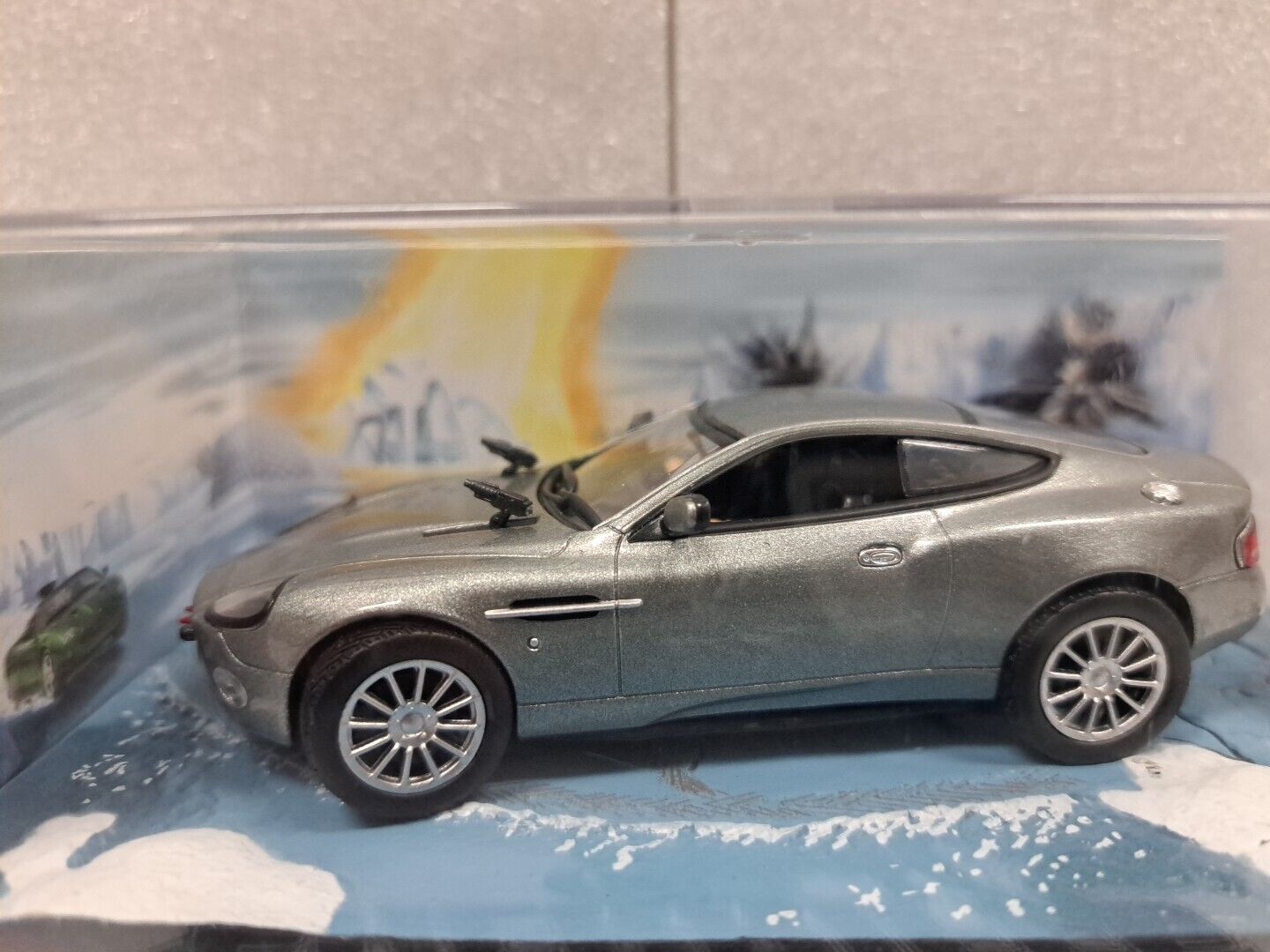 1/43 Aston Martin V12 Vanquish Die Another Day  Bond Diecast 