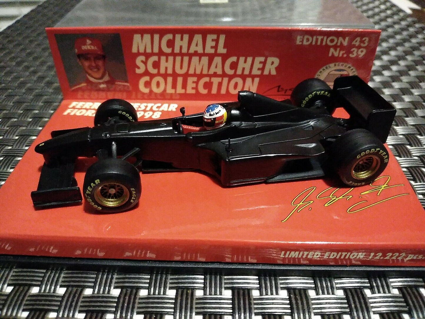 1/43 Schumacher 1998 Ferrari F300 TEST Car - BLACK Minichamps🏁🏎