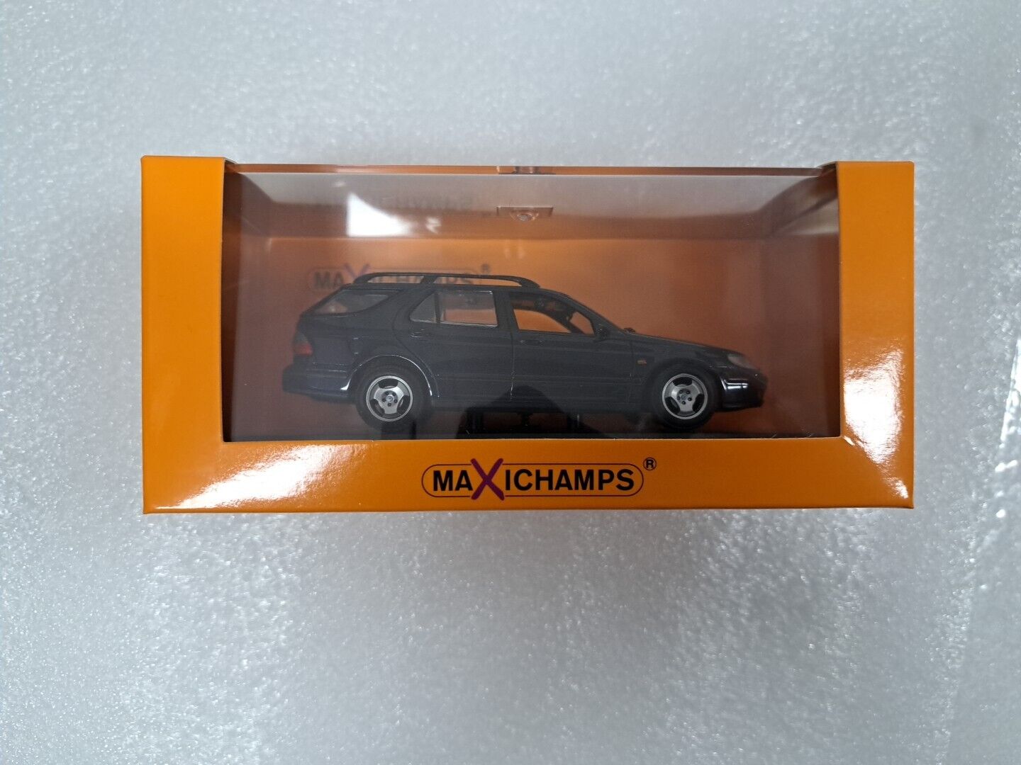 1:43 MINICHAMPS Saab 9-5 Break Dark Blue Metallic 1999 940 170810 Model