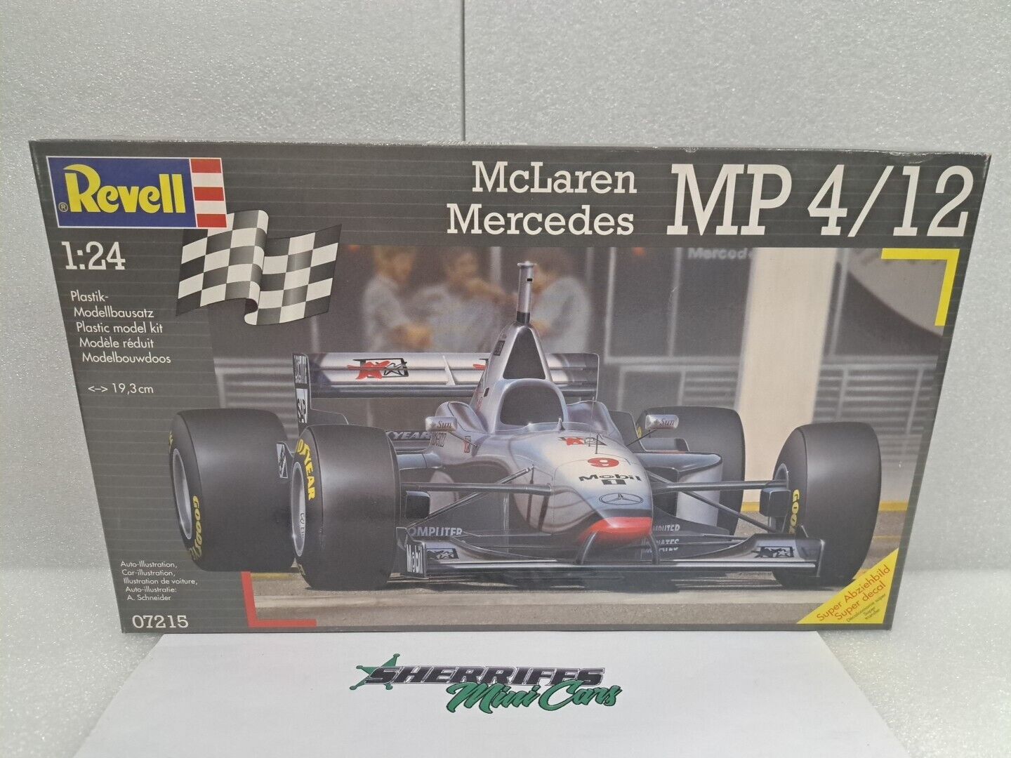 1/24 McLaren Mercedes MP4/12 1997 Hakkinen Revell 07215 Model Kit SMC