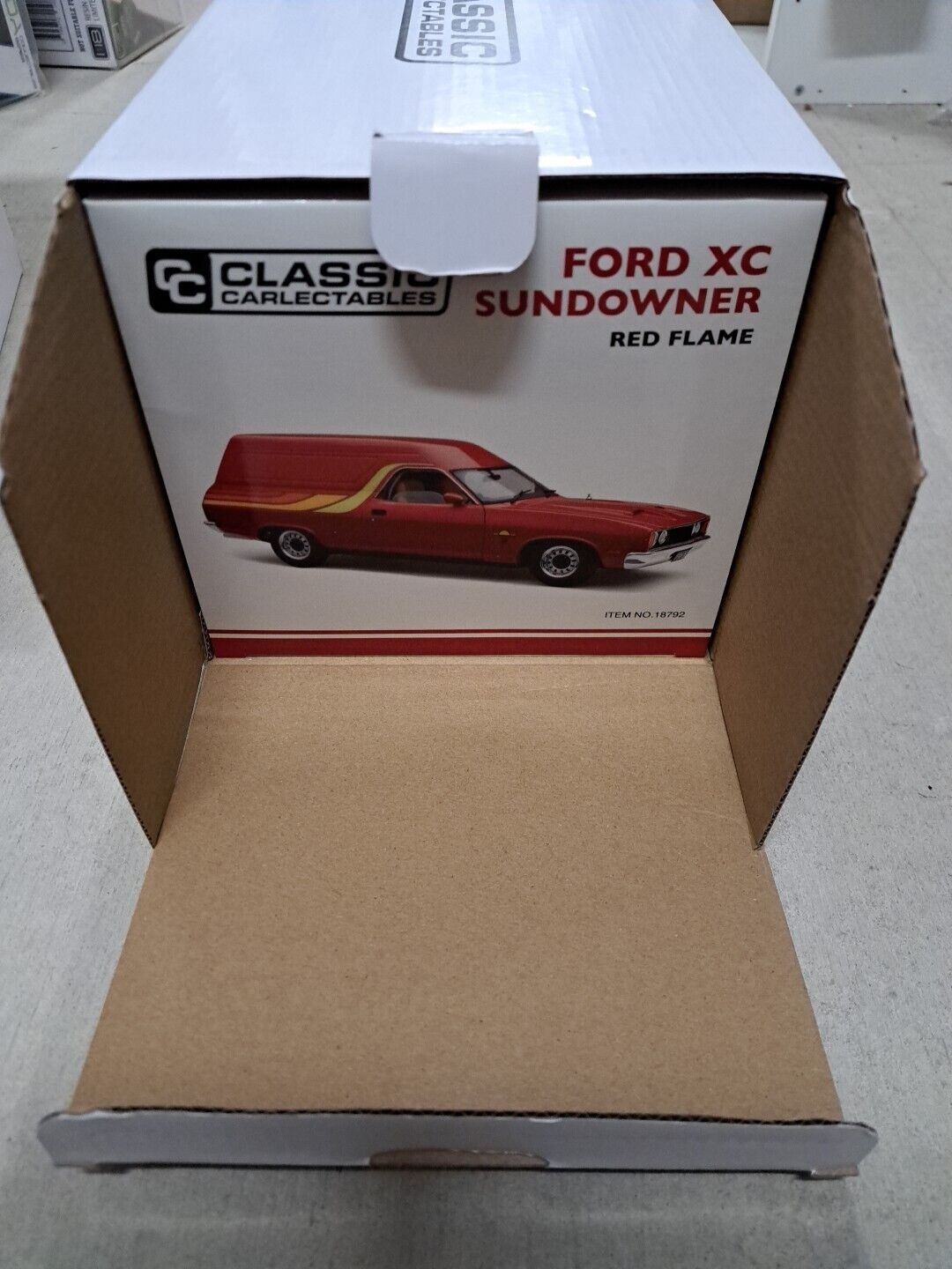 1/18 FORD XC SUNDOWNER RED FLAME 18792