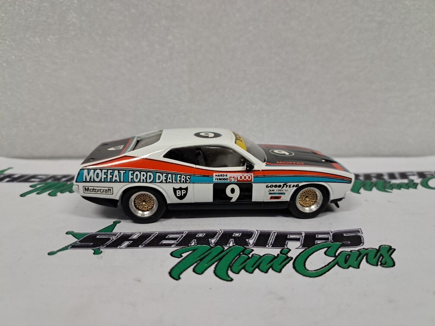 1/43 Dinkum MOFFAT FORD DEALERS XB #9