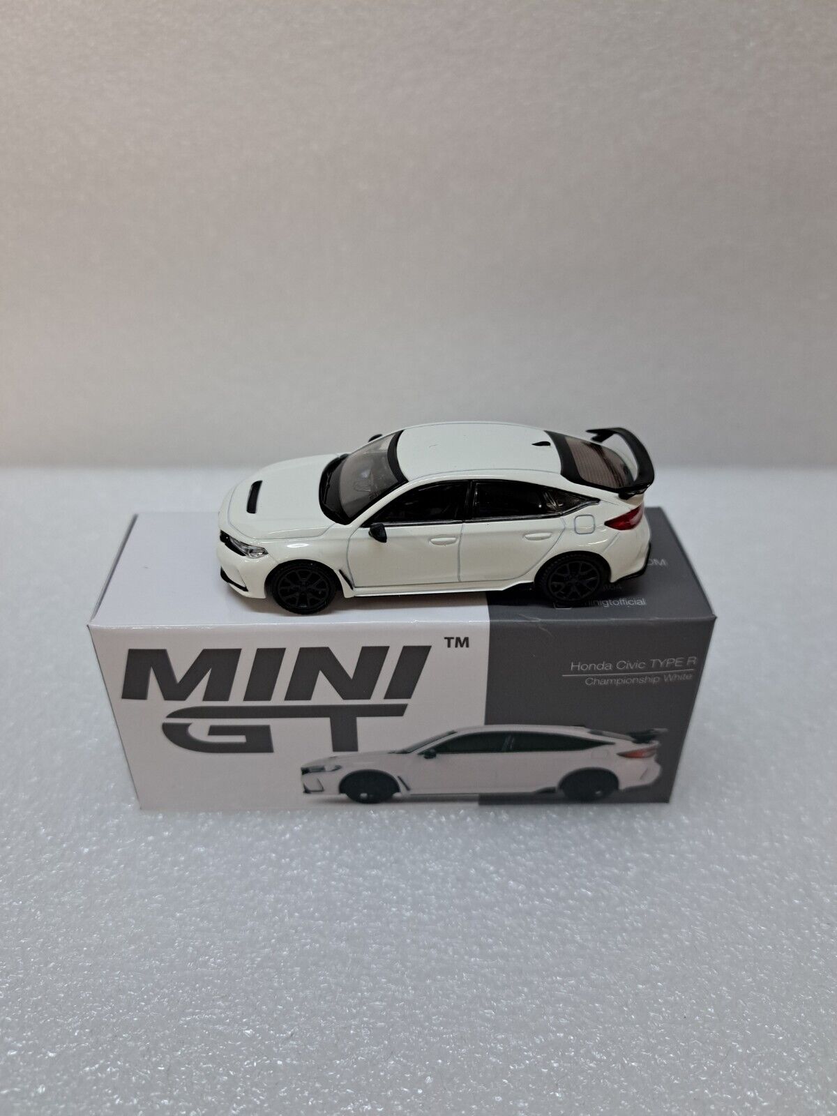 1/64 2023 Honda Civic Type R Championship White MINI GT