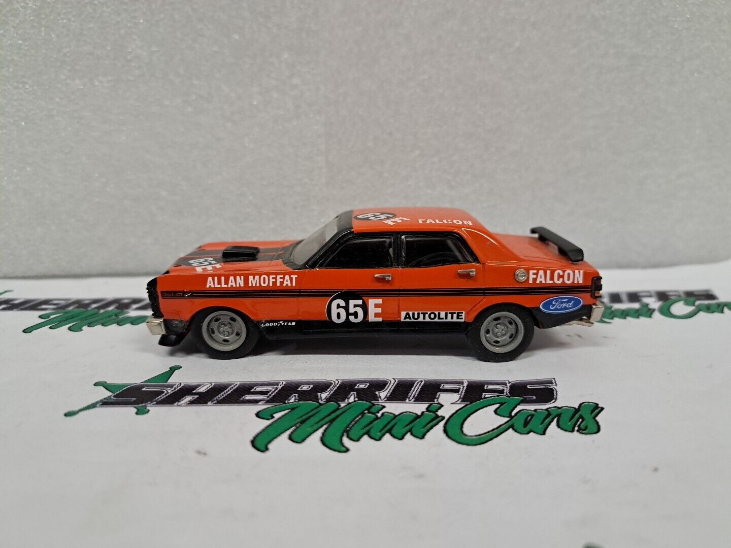 1/43 DINKUM CLASSICS  XY 65E Moffat Phillip Island