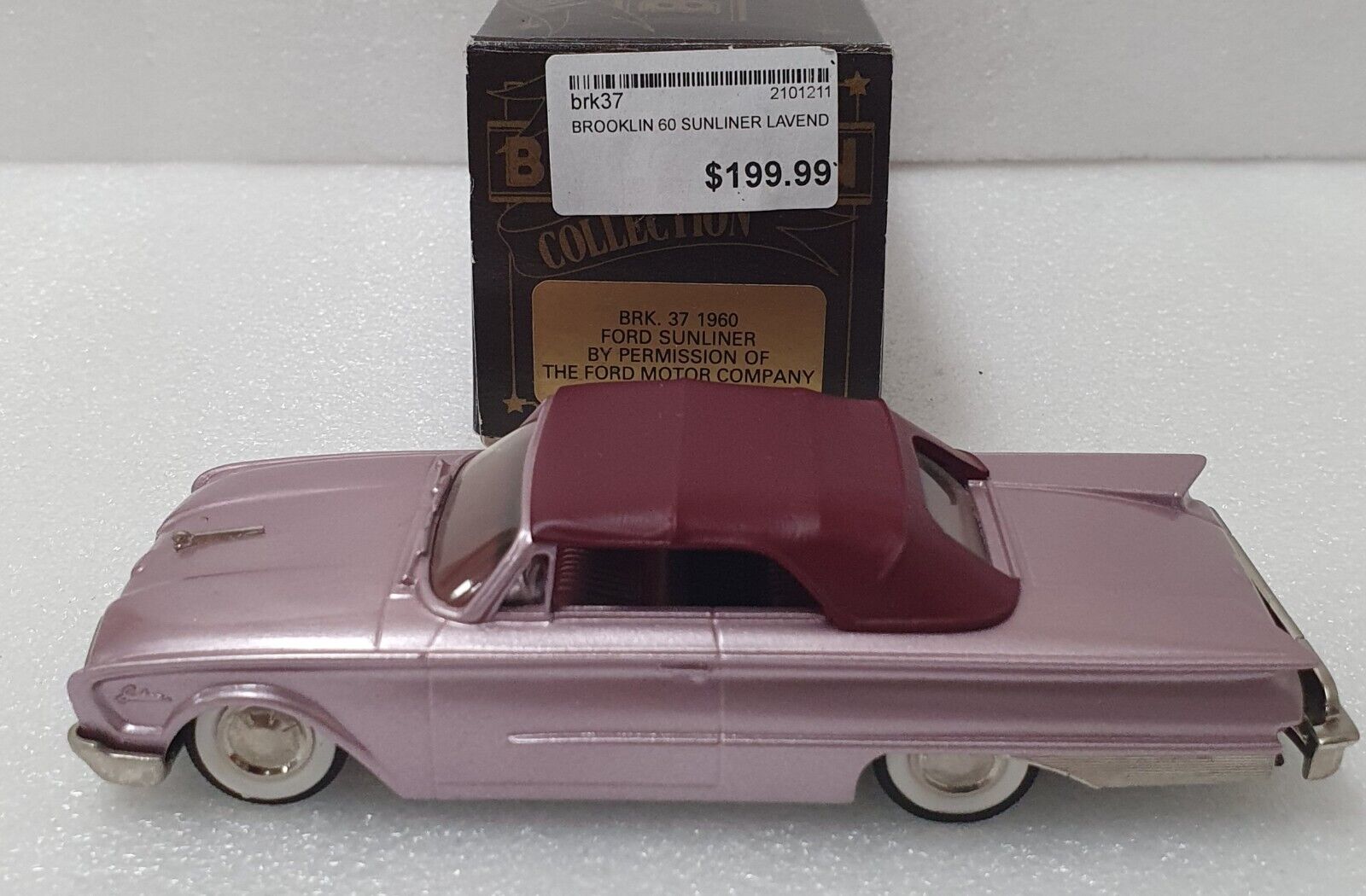 1/43 Brooklin 1960 Ford Sunliner Lavender