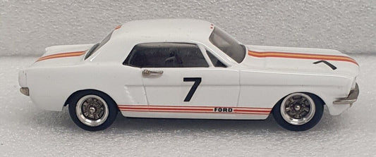 Dinkum Classics 1/43 1966 Mustang Bob Jane