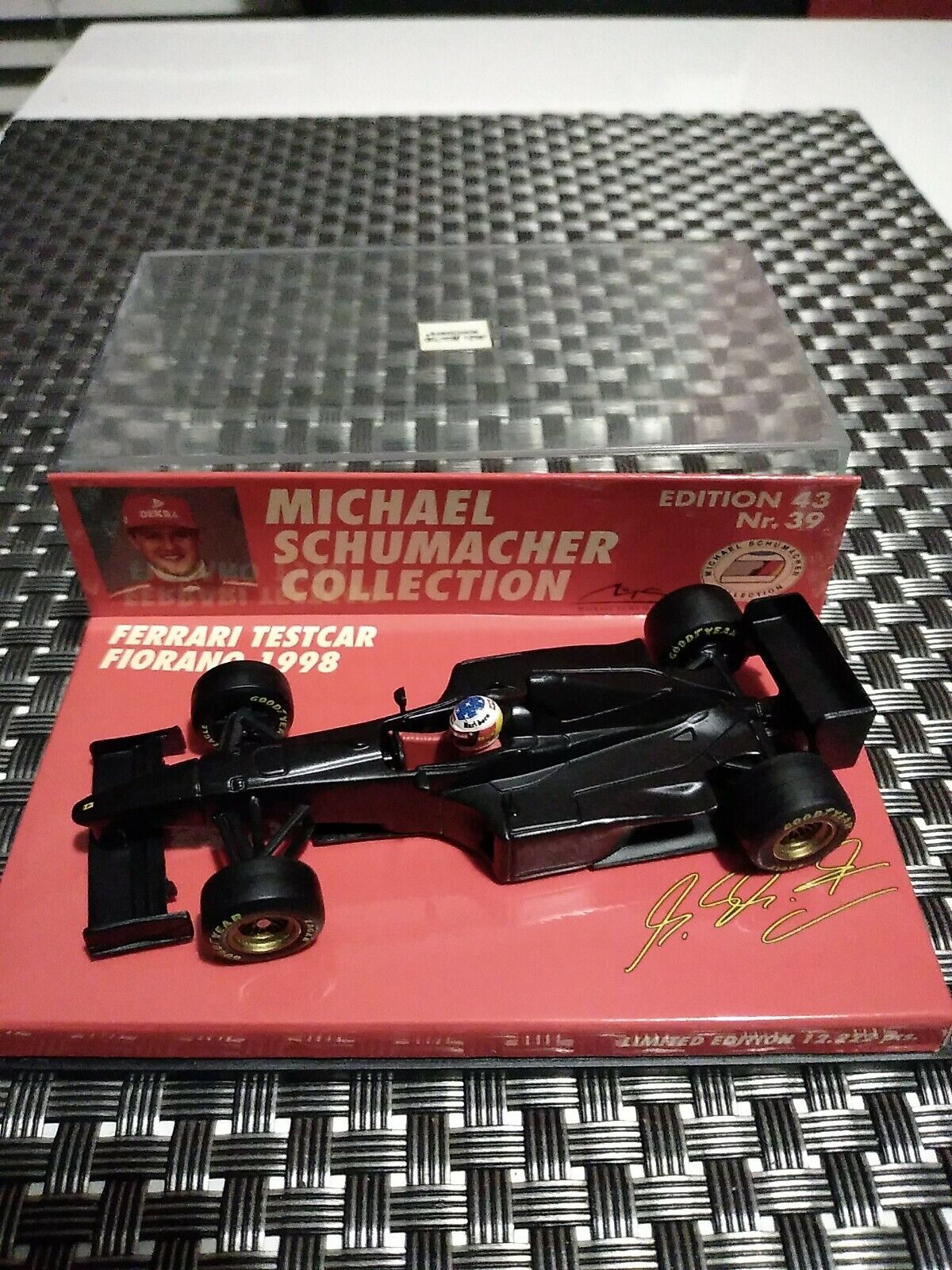 1/43 Schumacher 1998 Ferrari F300 TEST Car - BLACK Minichamps🏁🏎