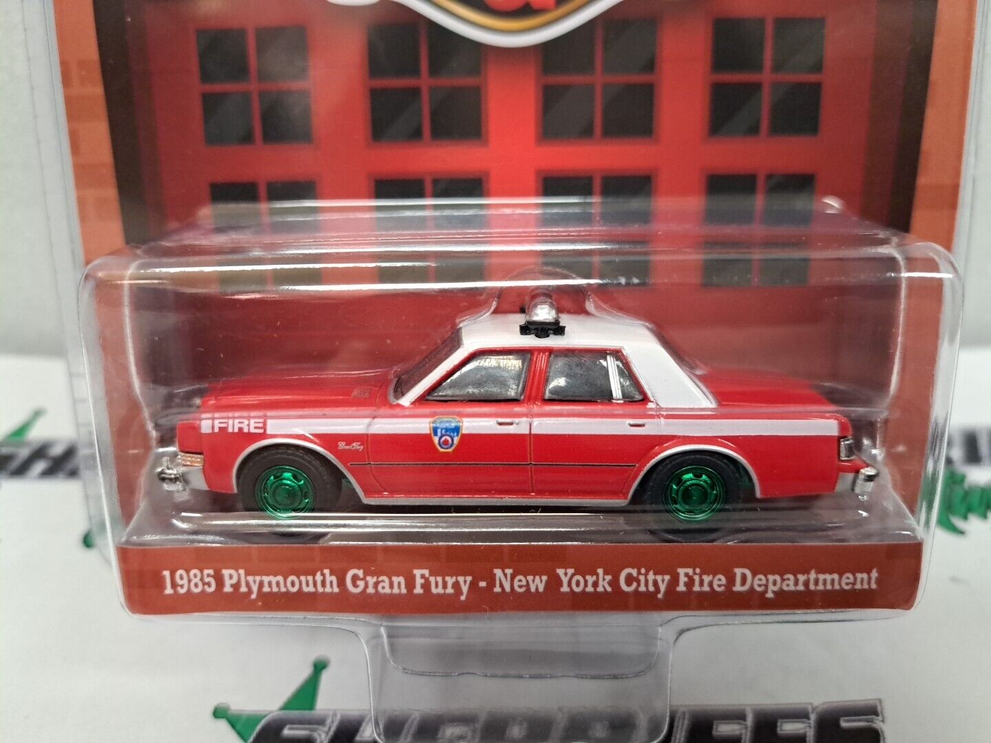 1/64 Greenlight 1985 Plymouth Gran Fury NY Fire Department CHASE