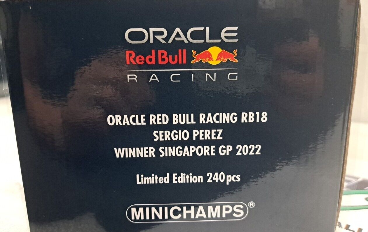 1/18 Red Bull RB18 PEREZ Winner Singapore GP 2022 Minichamps