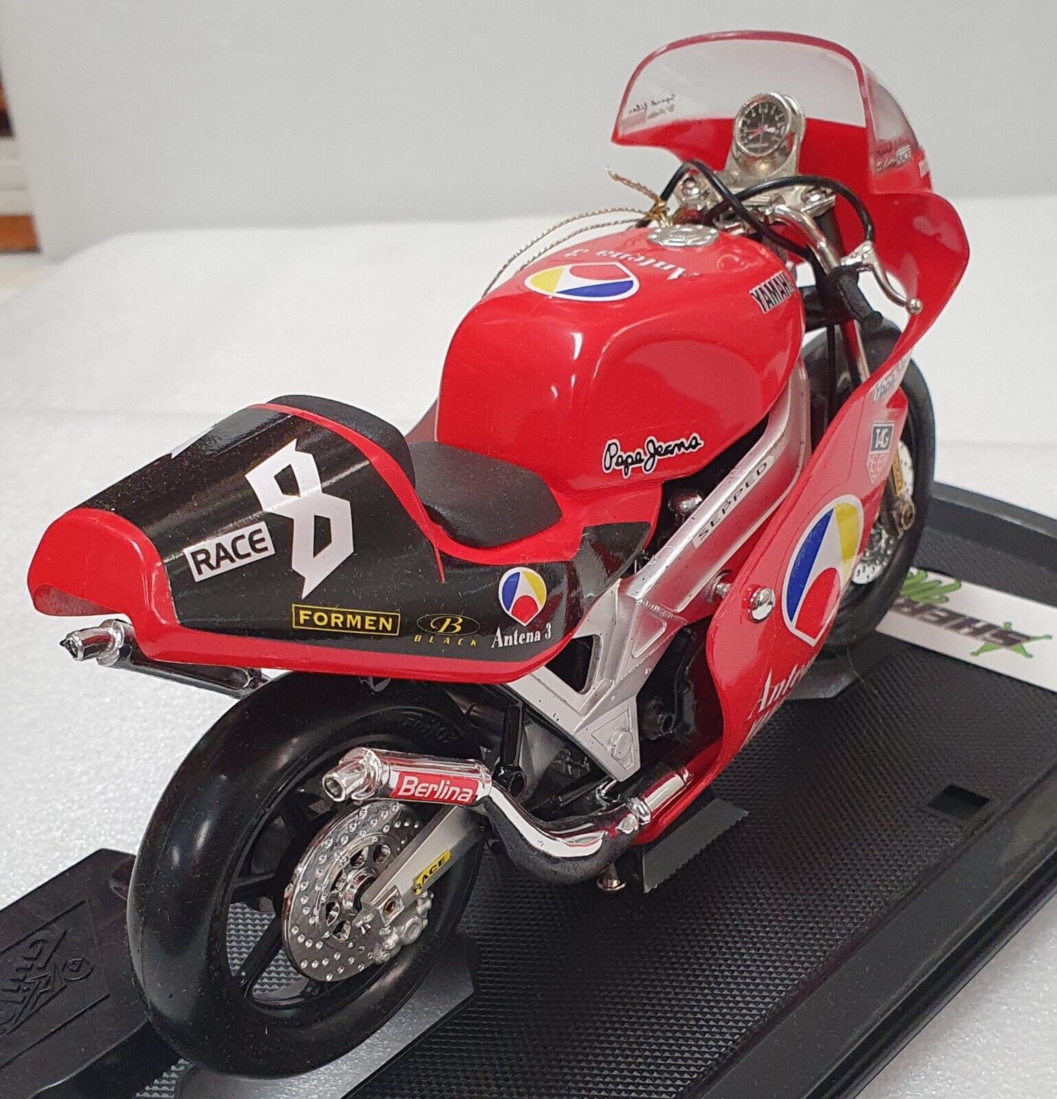 Guiloy 1/10 Yamaha TZM-250/D'ANTIN